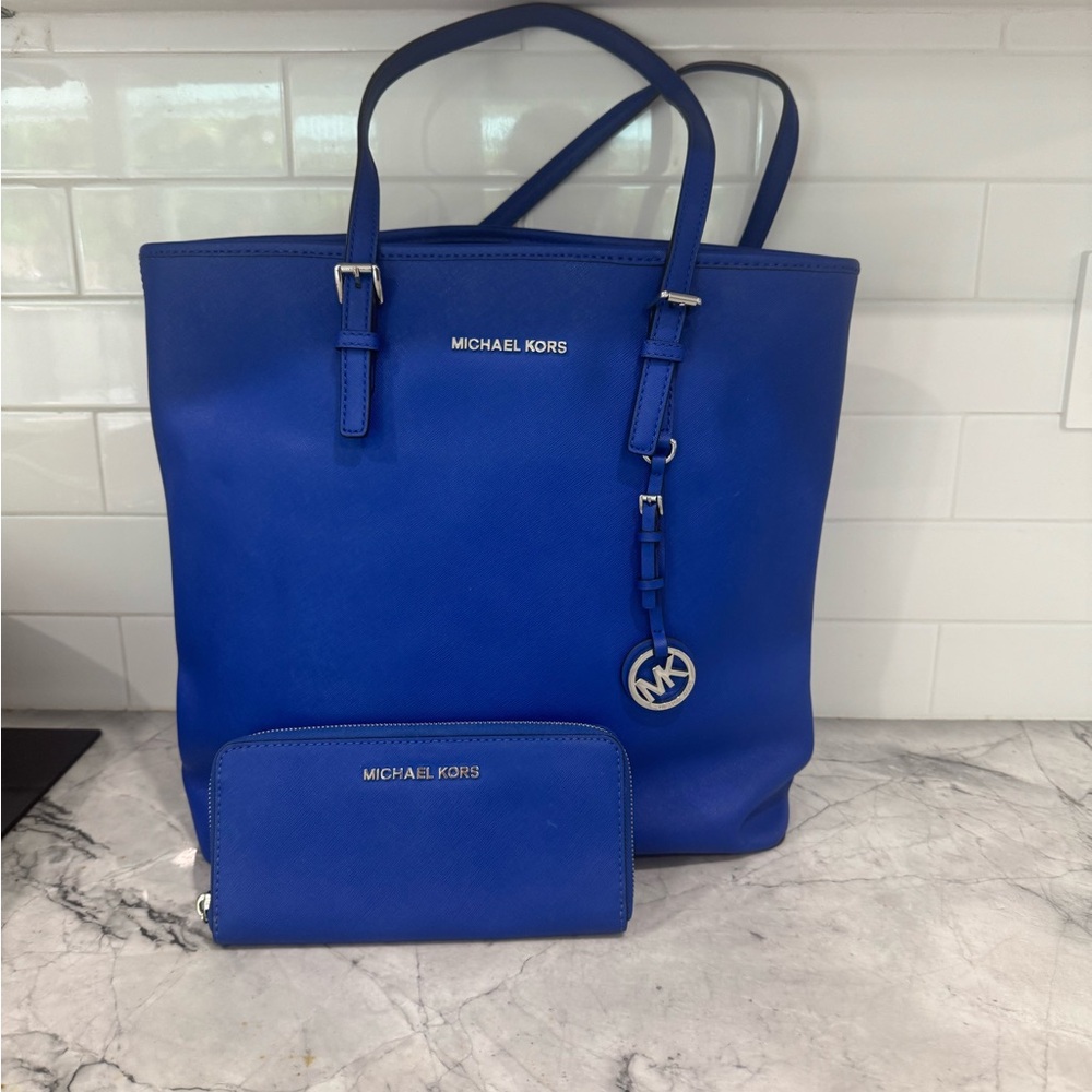 Michael Kors Jet Set Travel Blue Saffiano Leather Bag & Matching Wallet